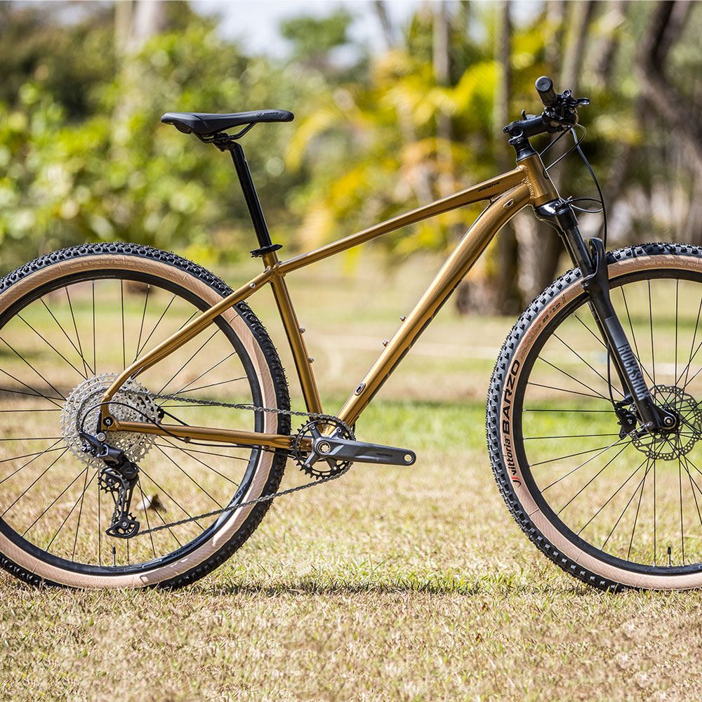 Bicicleta-Groove-Riff-2023-Dourada-Externa-1
